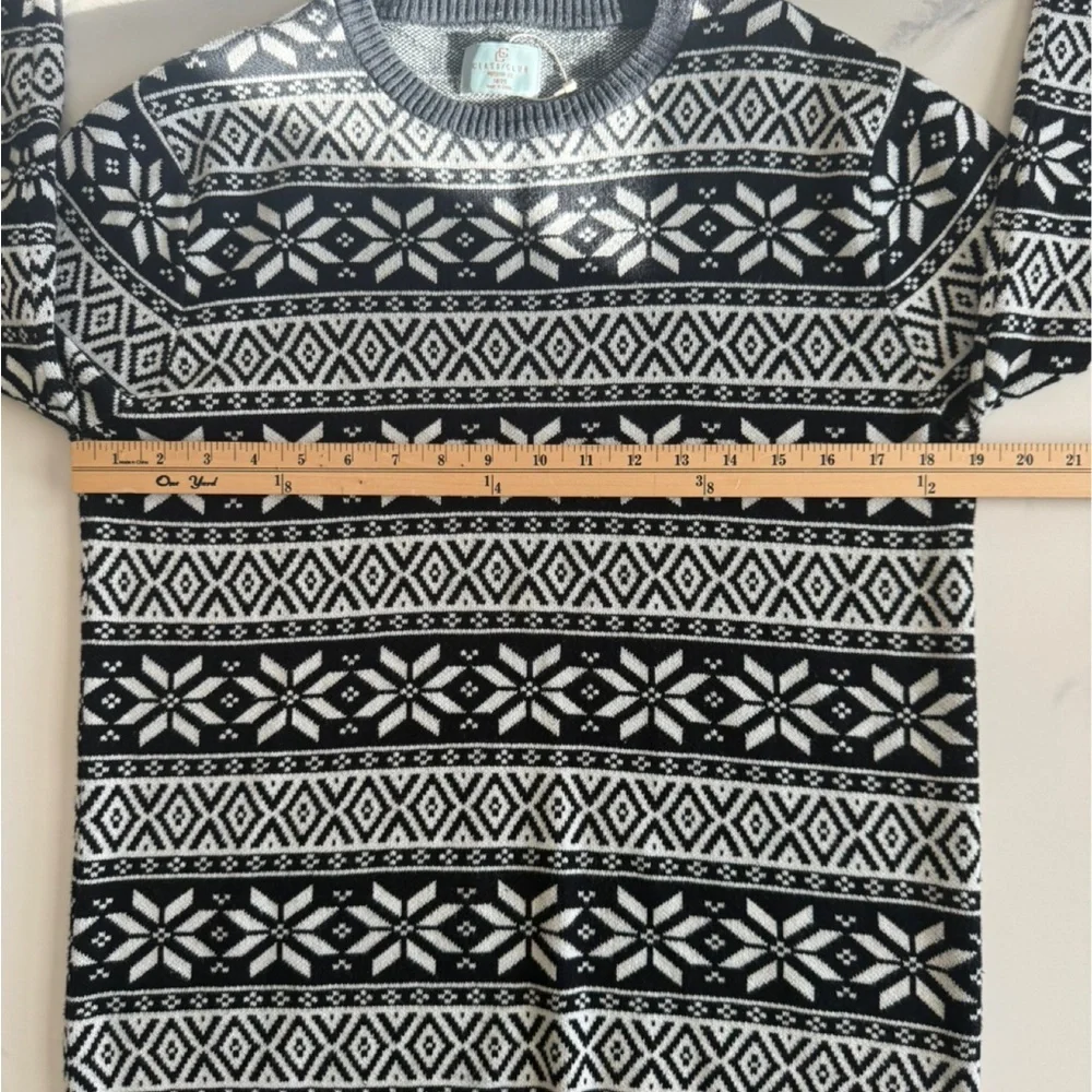 Class Club Men’s Black & White Patterned Sweater. Size 18/20